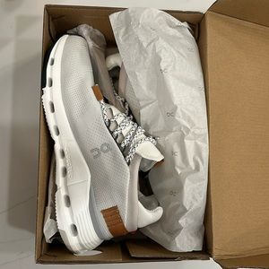ON CLOUD Nova Pearl white size 7